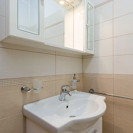 Traumhaftes Penthouse Nur 400 Meter Zum Mit Beheizbarem Pool, Meerblick, Babybett, Grill Цриквеница