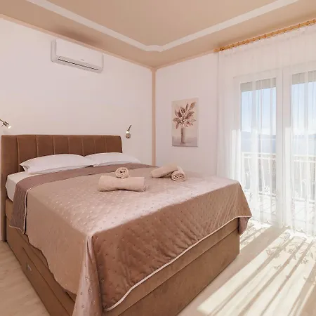Traumhaftes Penthouse Nur 400 Meter Zum Mit Beheizbarem Pool, Meerblick, Babybett, Grill Апартаменты Цриквеница