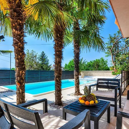 Traumhaftes Penthouse Nur 400 Meter Zum Mit Beheizbarem Pool, Meerblick, Babybett, Grill Lägenhet Crikvenica