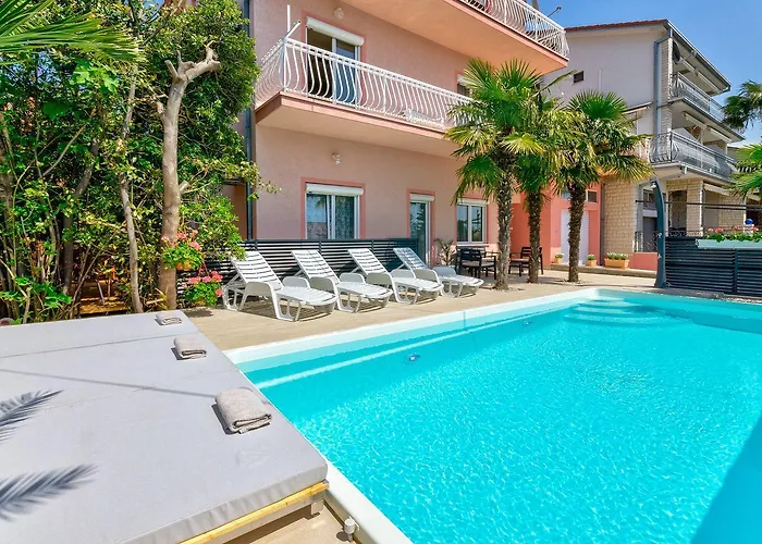 Apartment Traumhaftes Penthouse Nur 400 Meter Zum Mit Beheizbarem Pool, Meerblick, Babybett, Grill *