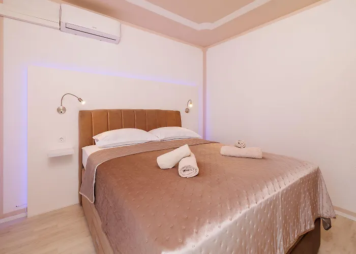 Apartment Traumhaftes Penthouse Nur 400 Meter Zum Mit Beheizbarem Pool, Meerblick, Babybett, Grill