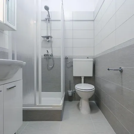 Apartment Traumhaftes Penthouse Nur 400 Meter Zum Mit Beheizbarem Pool, Meerblick, Babybett, Grill
