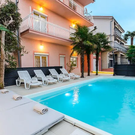 Traumhaftes Penthouse Nur 400 Meter Zum Mit Beheizbarem Pool, Meerblick, Babybett, Grill * Crikvenica