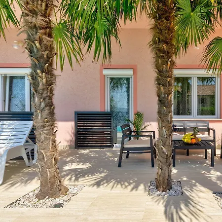 Traumhaftes Penthouse Nur 400 Meter Zum Mit Beheizbarem Pool, Meerblick, Babybett, Grill * Crikvenica